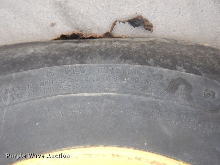 image for item HU9266 1986 John Deere 467  small square baler