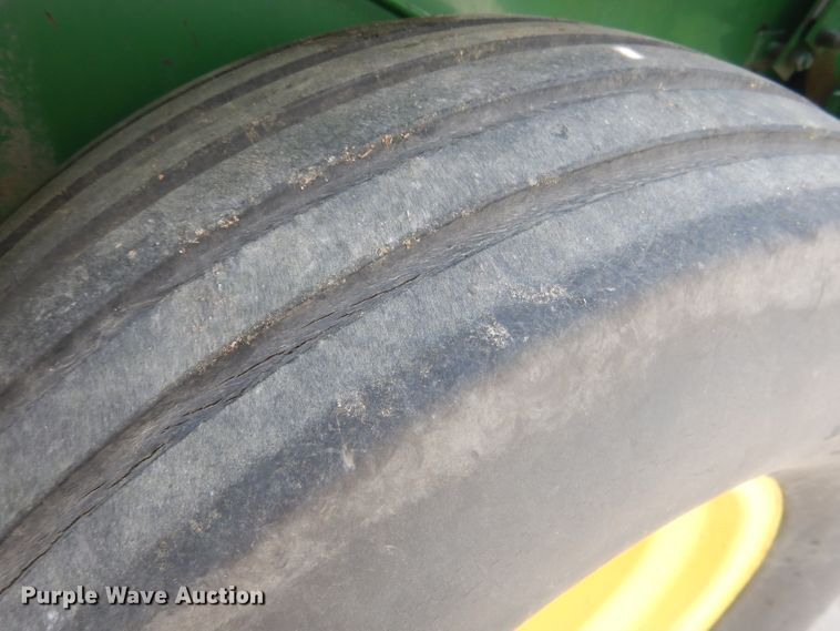 image for item HU9266 1986 John Deere 467  small square baler