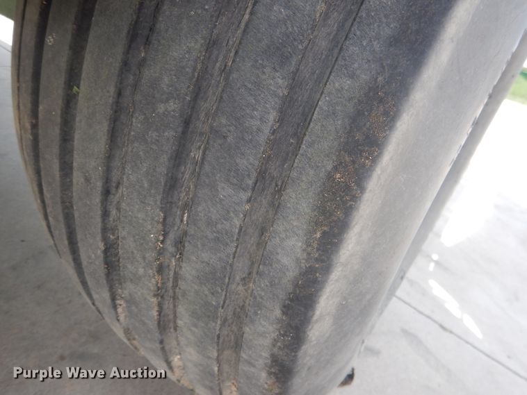 image for item HU9266 1986 John Deere 467  small square baler