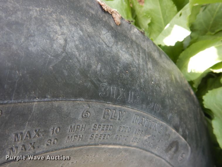 image for item HU9266 1986 John Deere 467  small square baler