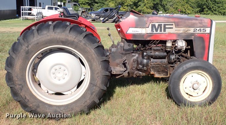 image for item IN9560 1979 Massey Ferguson 245  tractor