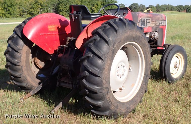 image for item IN9560 1979 Massey Ferguson 245  tractor