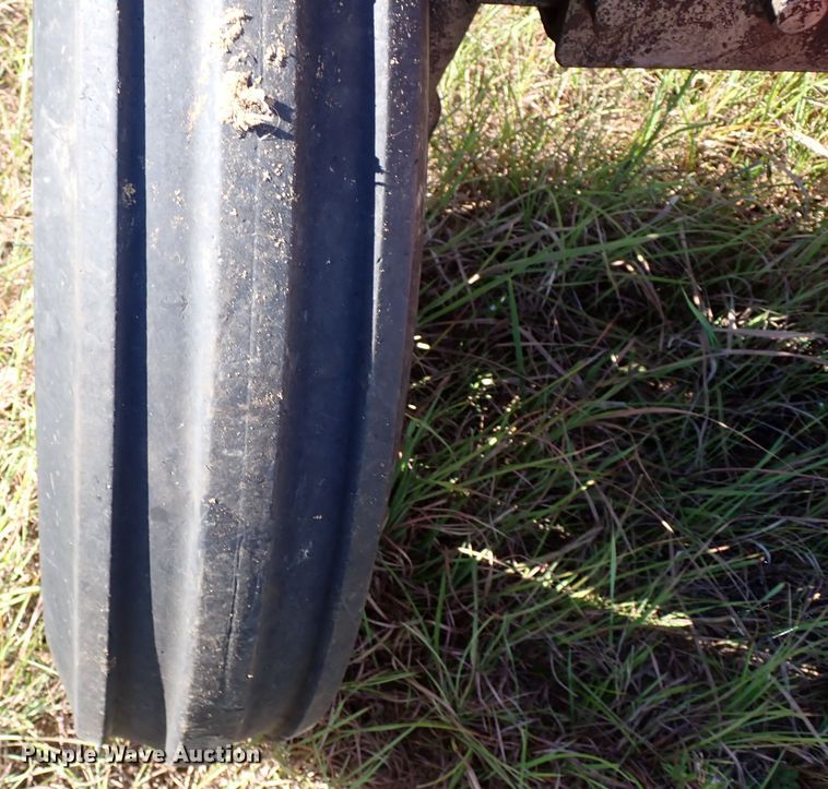 image for item IN9560 1979 Massey Ferguson 245  tractor