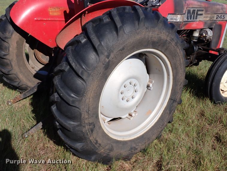 image for item IN9560 1979 Massey Ferguson 245  tractor