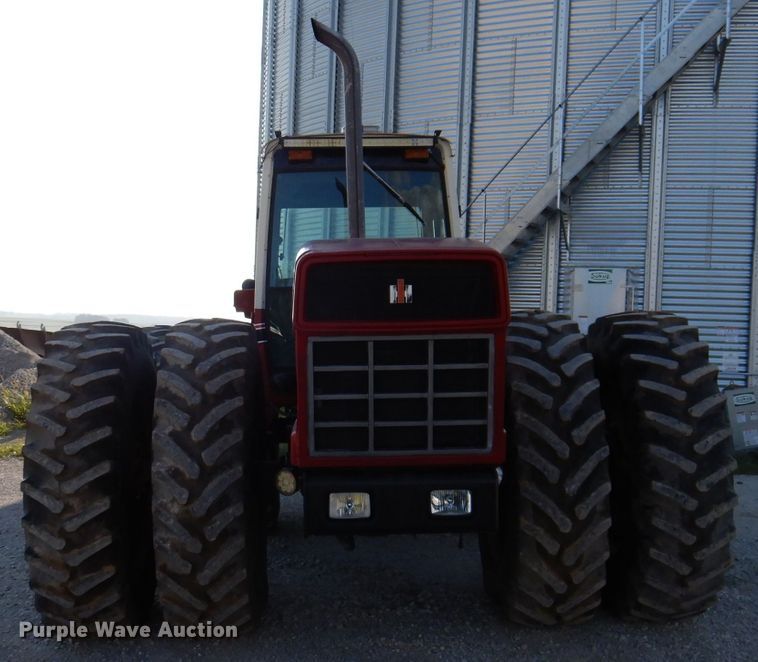 image for item IN9849 International 3588  4WD tractor