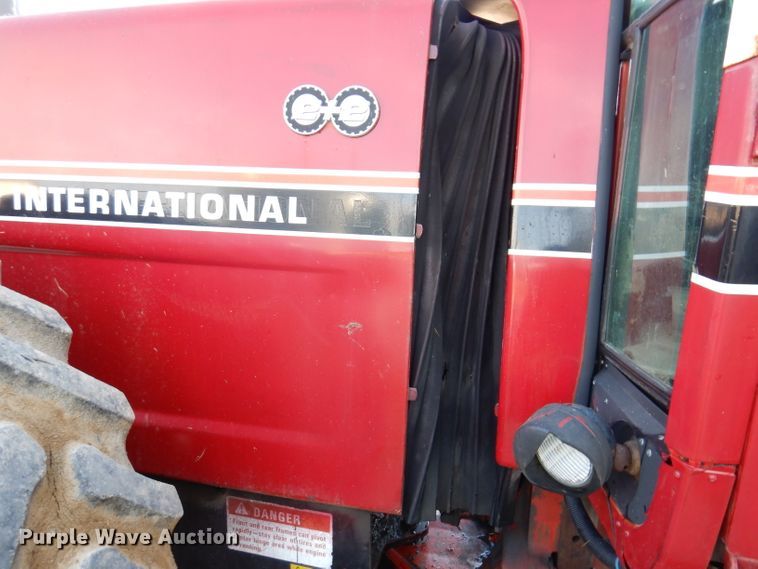 image for item IN9849 International 3588  4WD tractor