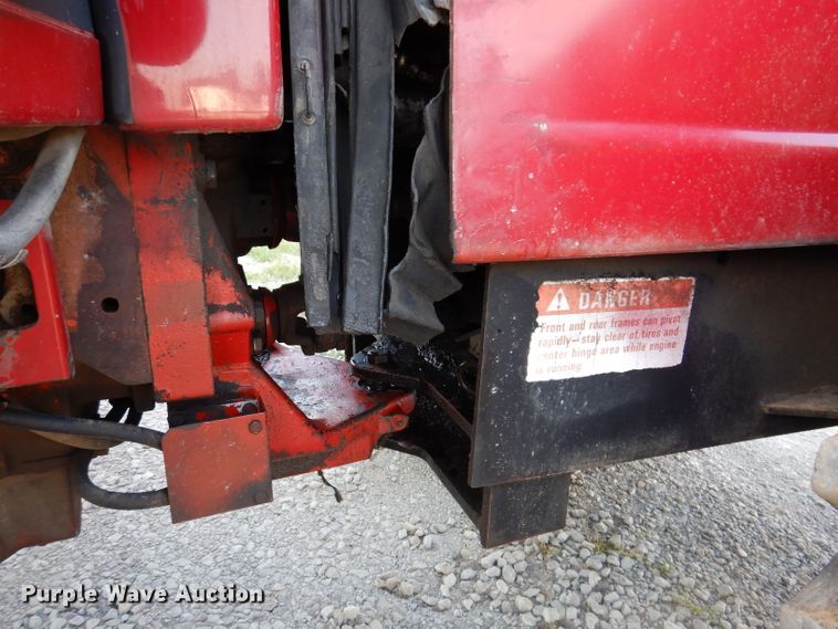 image for item IN9849 International 3588  4WD tractor