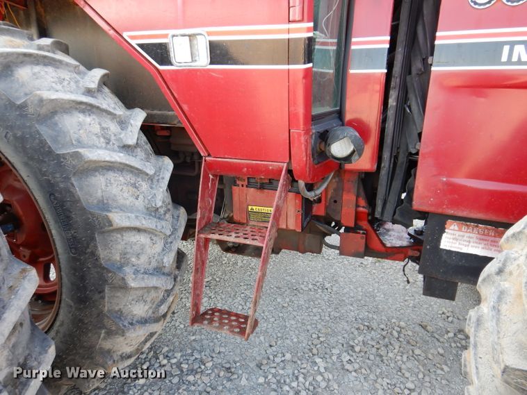 image for item IN9849 International 3588  4WD tractor