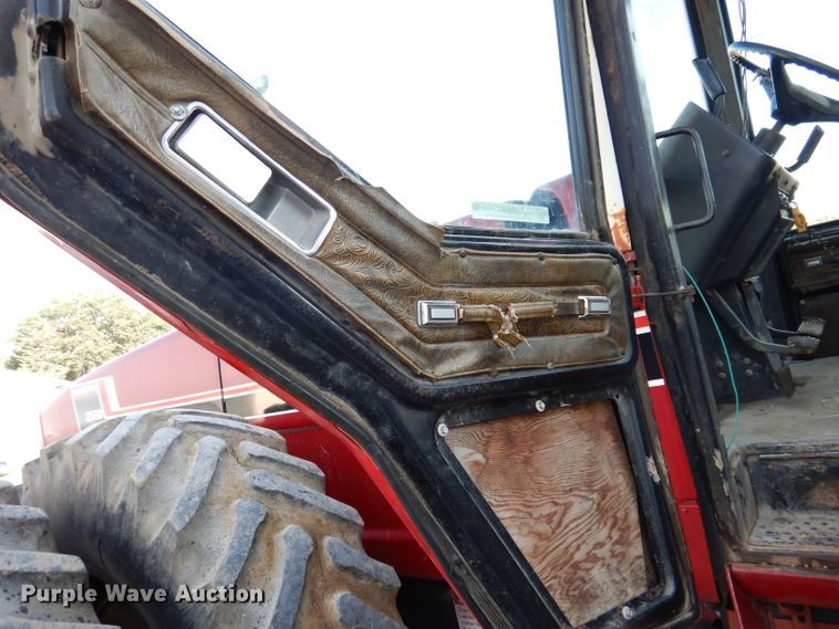 image for item IN9849 International 3588  4WD tractor