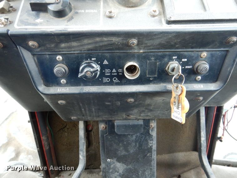 image for item IN9849 International 3588  4WD tractor