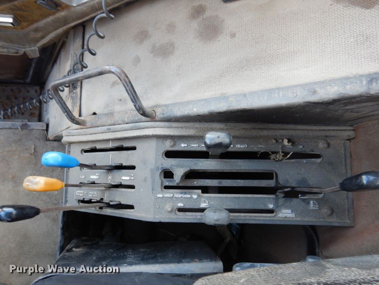 image for item IN9849 International 3588  4WD tractor