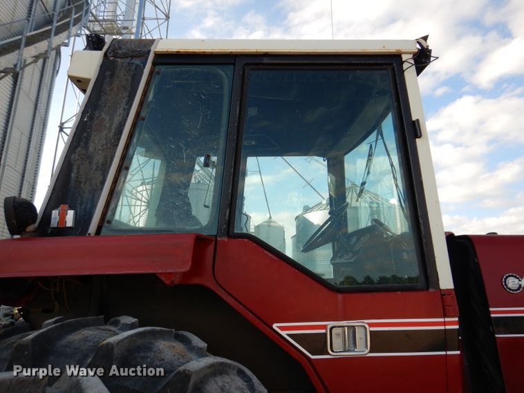 image for item IN9849 International 3588  4WD tractor