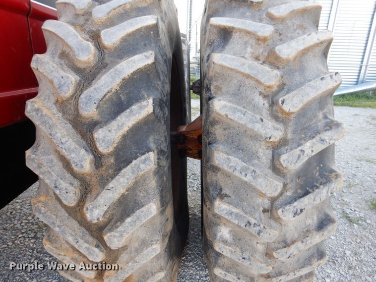 image for item IN9849 International 3588  4WD tractor