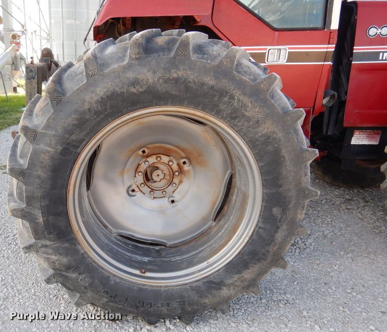 image for item IN9849 International 3588  4WD tractor
