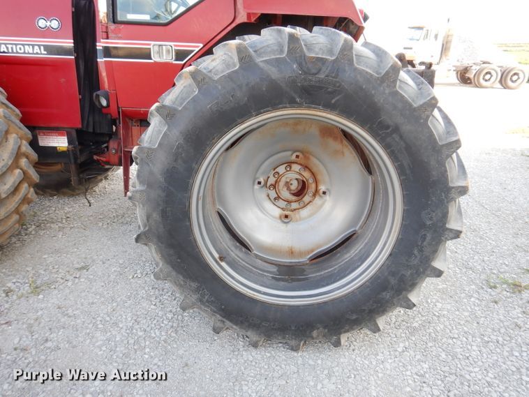 image for item IN9849 International 3588  4WD tractor
