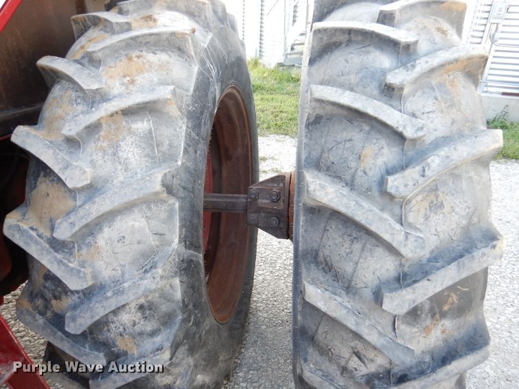 image for item IN9849 International 3588  4WD tractor
