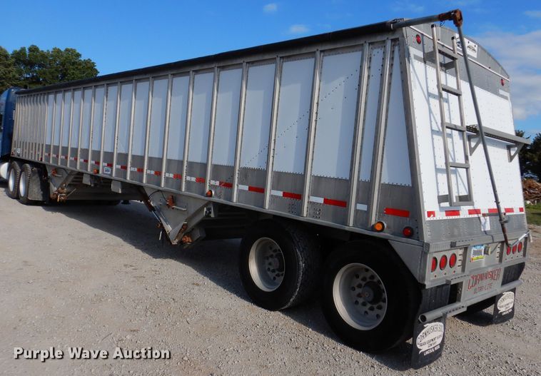 image for item IN9850 2011 Cornhusker 800  grain trailer