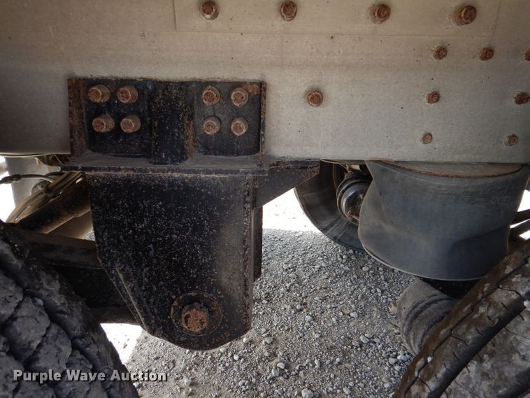 image for item IN9850 2011 Cornhusker 800  grain trailer