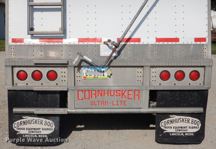 image for item IN9850 2011 Cornhusker 800  grain trailer