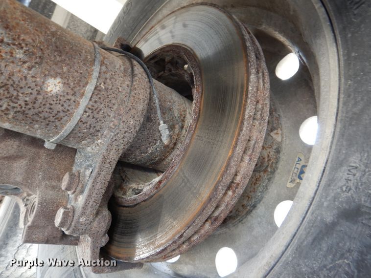 image for item IN9850 2011 Cornhusker 800  grain trailer