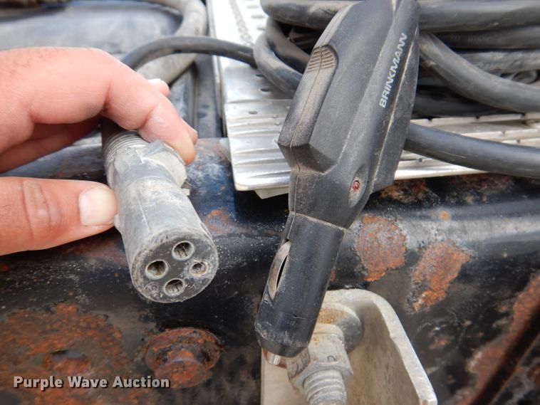 image for item IN9850 2011 Cornhusker 800  grain trailer