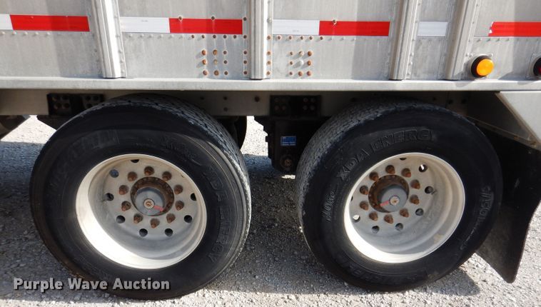 image for item IN9850 2011 Cornhusker 800  grain trailer