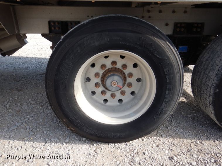 image for item IN9850 2011 Cornhusker 800  grain trailer