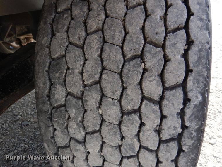 image for item IN9850 2011 Cornhusker 800  grain trailer