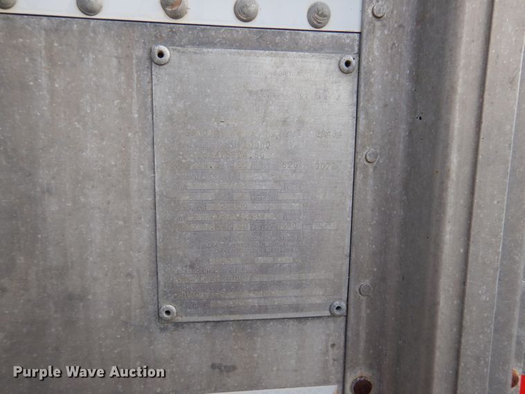 image for item IN9850 2011 Cornhusker 800  grain trailer