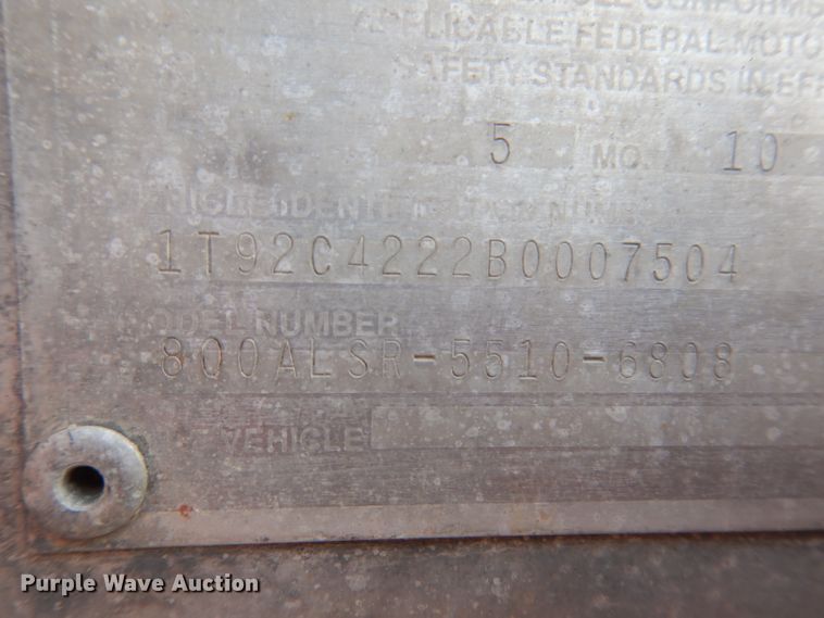 image for item IN9850 2011 Cornhusker 800  grain trailer