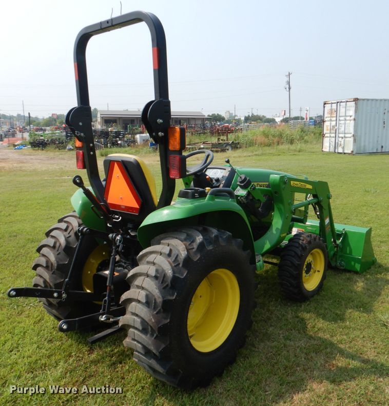 image for item IR9033 2017 John Deere 3025E  MFWD tractor