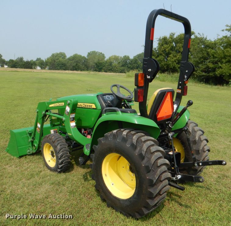 image for item IR9033 2017 John Deere 3025E  MFWD tractor