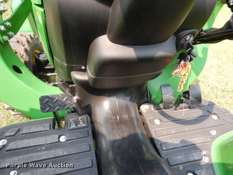 image for item IR9033 2017 John Deere 3025E  MFWD tractor