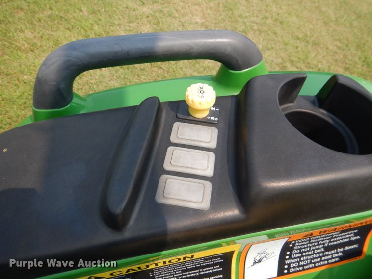 image for item IR9033 2017 John Deere 3025E  MFWD tractor