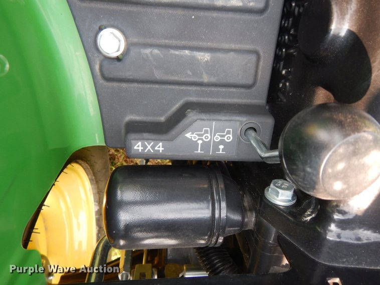 image for item IR9033 2017 John Deere 3025E  MFWD tractor