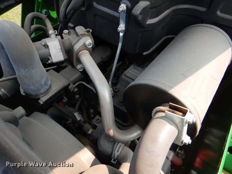 image for item IR9033 2017 John Deere 3025E  MFWD tractor