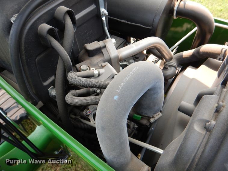 image for item IR9033 2017 John Deere 3025E  MFWD tractor