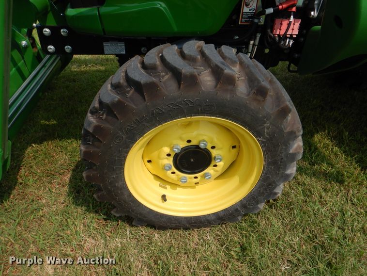 image for item IR9033 2017 John Deere 3025E  MFWD tractor