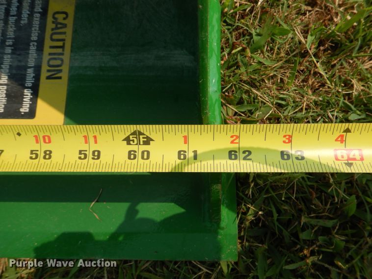 image for item IR9033 2017 John Deere 3025E  MFWD tractor