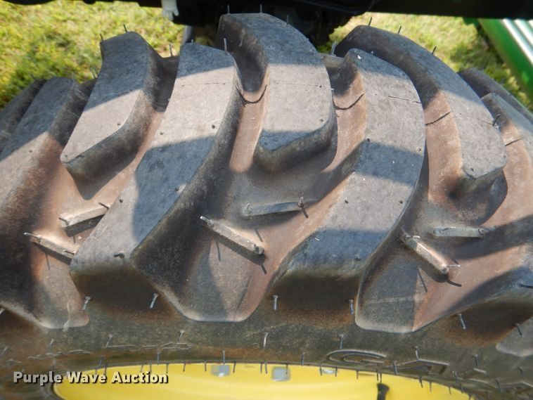 image for item IR9033 2017 John Deere 3025E  MFWD tractor