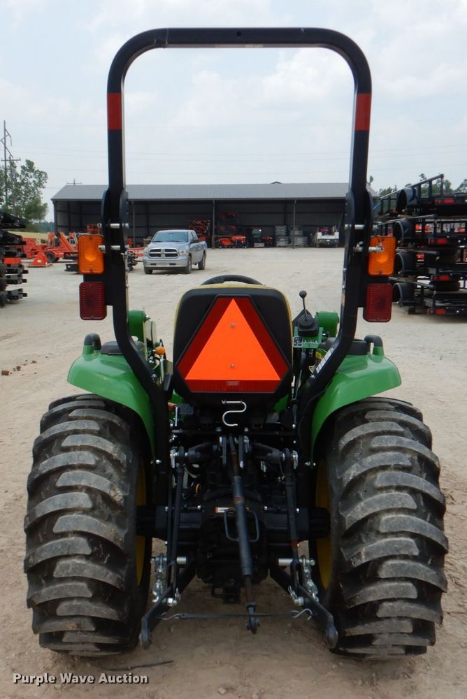 image for item IR9034 2017 John Deere 3025E  MFWD tractor