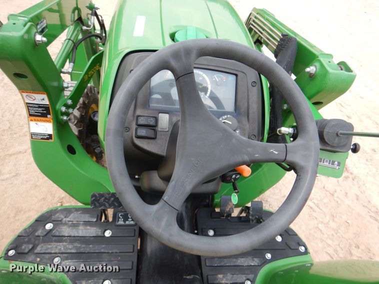 image for item IR9034 2017 John Deere 3025E  MFWD tractor