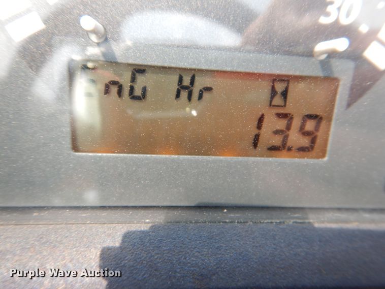 image for item IR9034 2017 John Deere 3025E  MFWD tractor