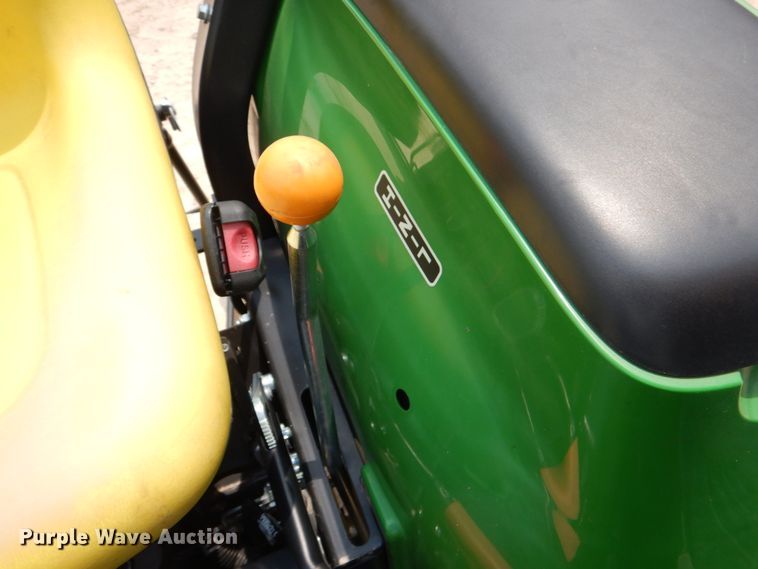 image for item IR9034 2017 John Deere 3025E  MFWD tractor