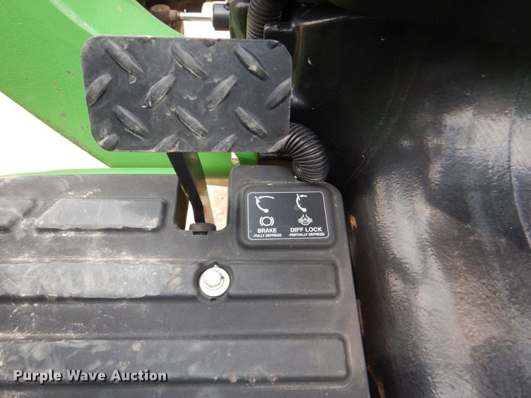 image for item IR9034 2017 John Deere 3025E  MFWD tractor