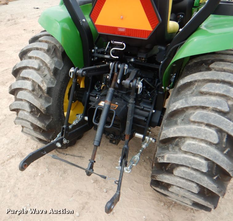 image for item IR9034 2017 John Deere 3025E  MFWD tractor
