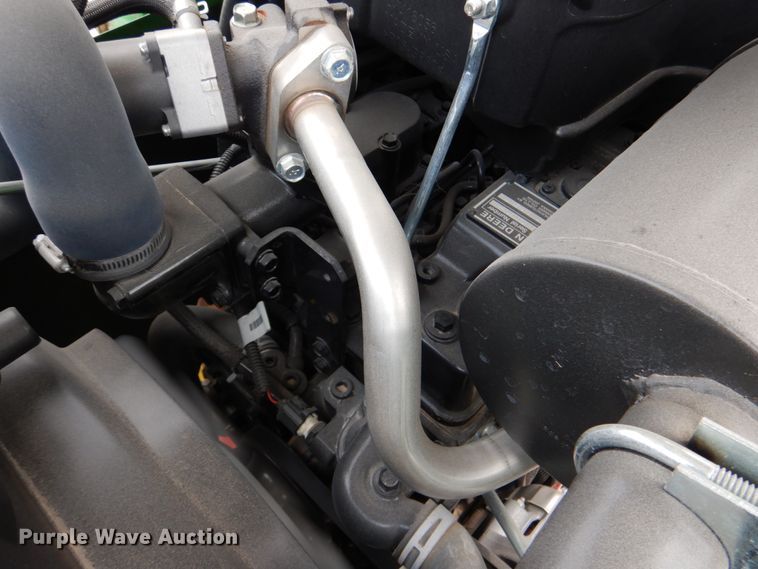 image for item IR9034 2017 John Deere 3025E  MFWD tractor