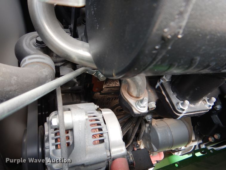 image for item IR9034 2017 John Deere 3025E  MFWD tractor