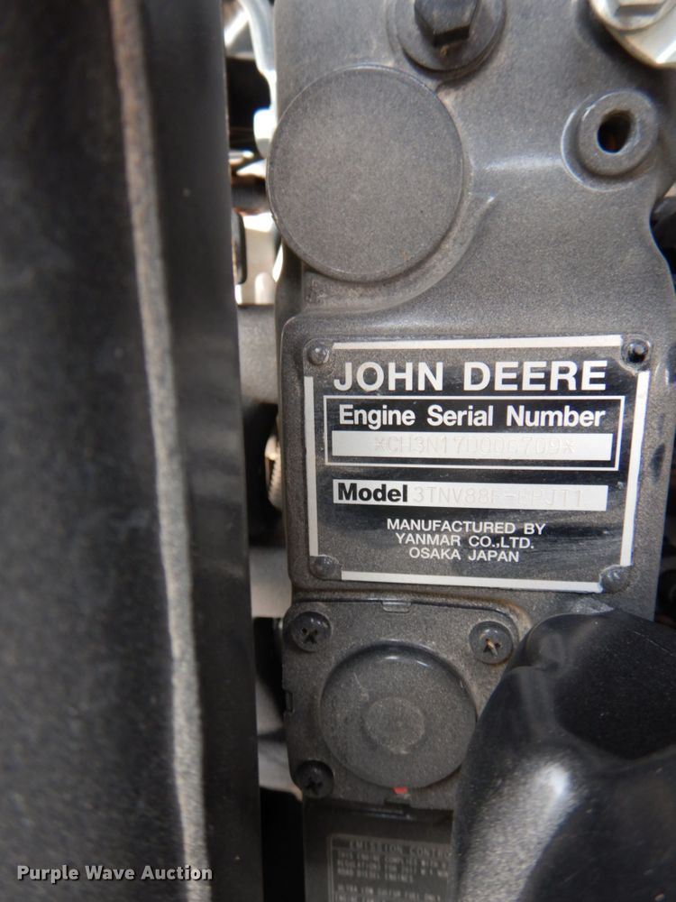 image for item IR9034 2017 John Deere 3025E  MFWD tractor