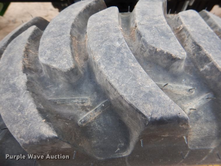 image for item IR9034 2017 John Deere 3025E  MFWD tractor